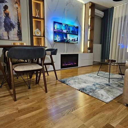 Anika Luxury Apartment At Diamond Center Skopje Luaran gambar