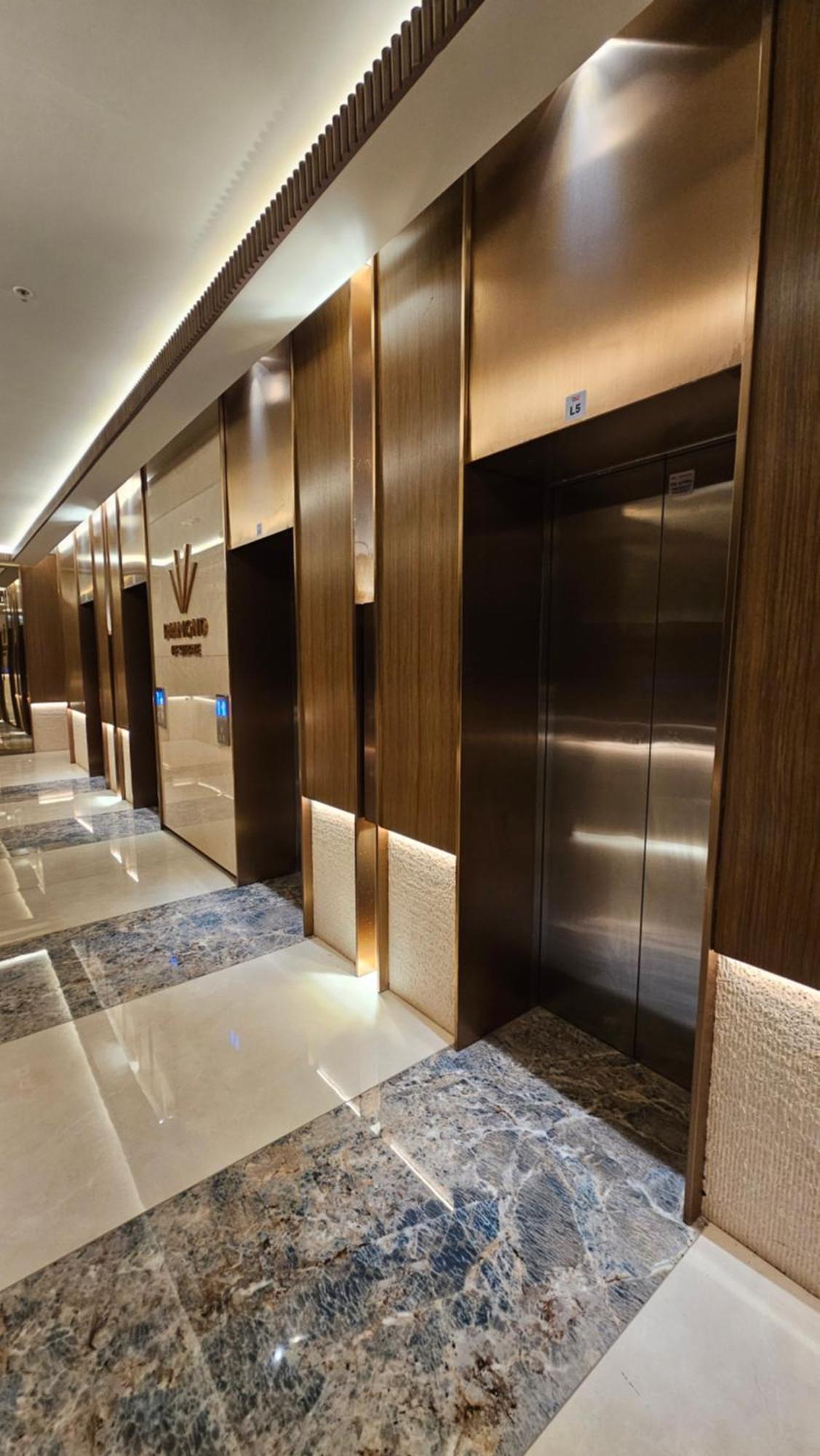 Anika Luxury Apartment At Diamond Center Skopje Luaran gambar