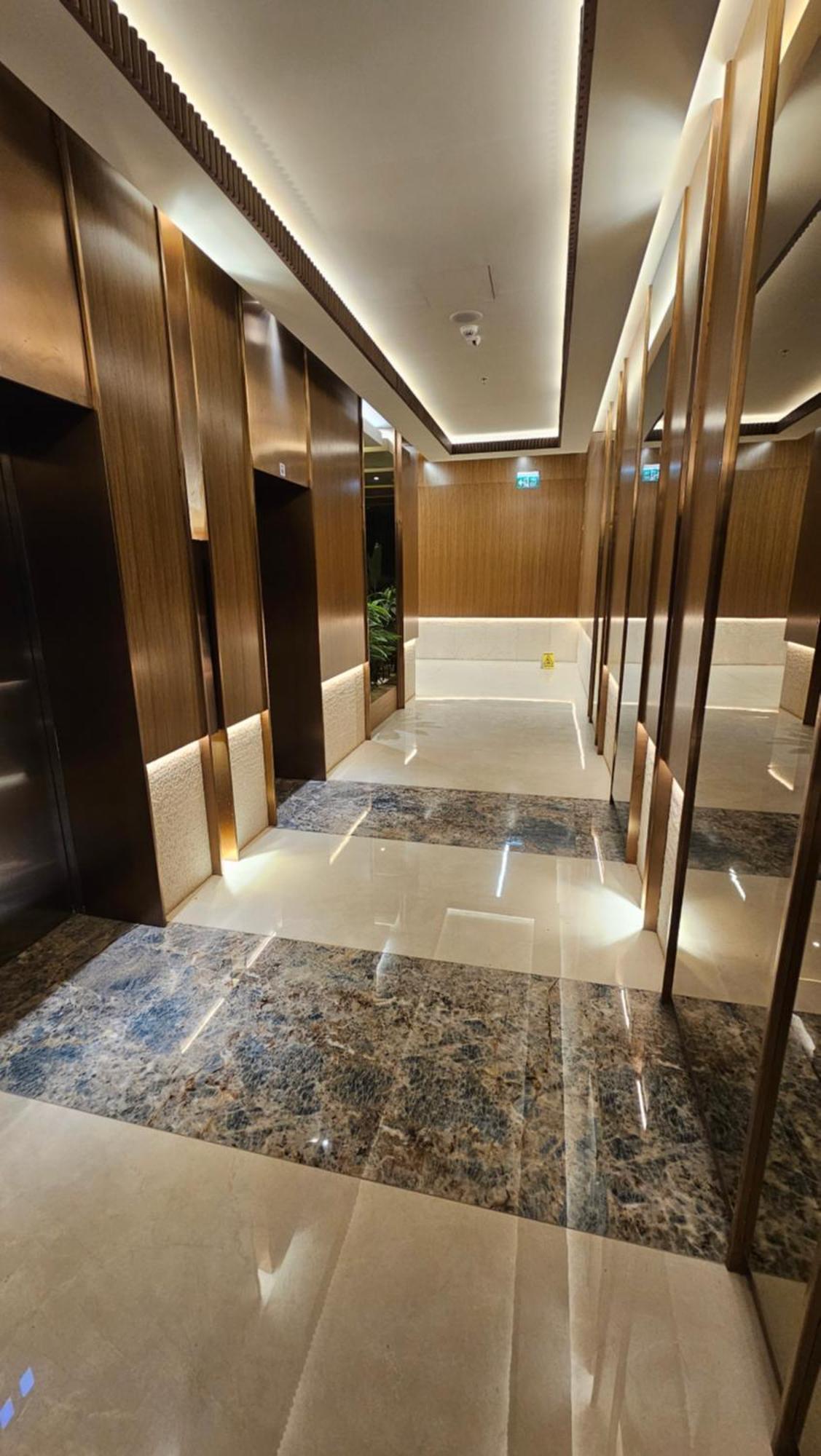 Anika Luxury Apartment At Diamond Center Skopje Luaran gambar