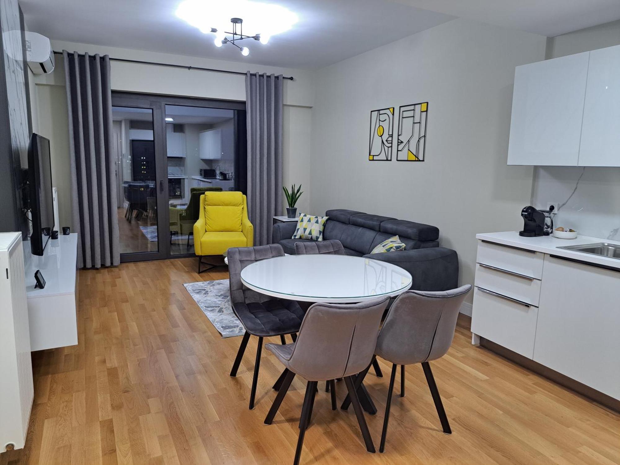 Anika Luxury Apartment At Diamond Center Skopje Luaran gambar
